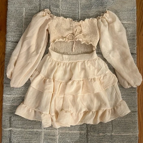 Off The Shoulder Cream Dress with Stomach Cutout | Color: Cream | Size: M | Pm-35554679'S Closet Off The Shoulder Cream Dress with Stomach Cutout | Color: Cream | Size: M | Pm-35554679'S Closet